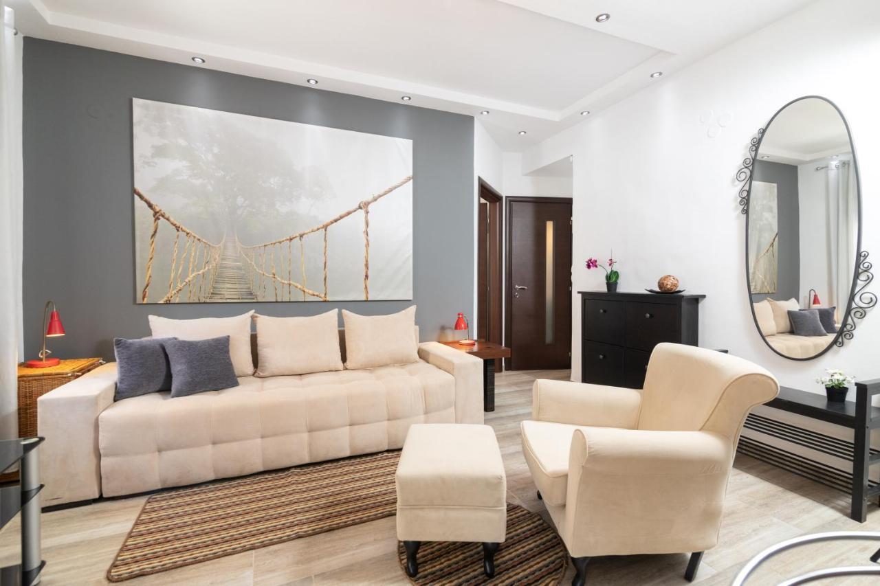 شقة F & B Collection - Flat For 4 سالونيك المظهر الخارجي الصورة